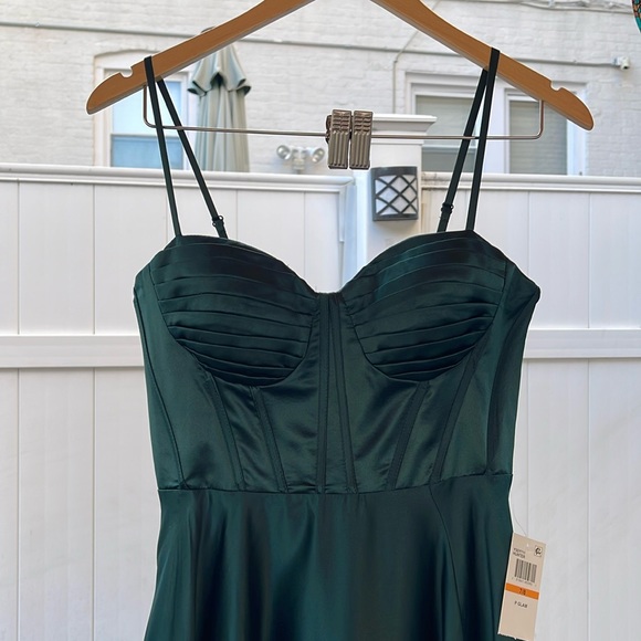 B.Darlin - Juniors' Pleated-Bodice High-Slit Evening Gown - Hunter Green  7/8 - Picture 4 of 17